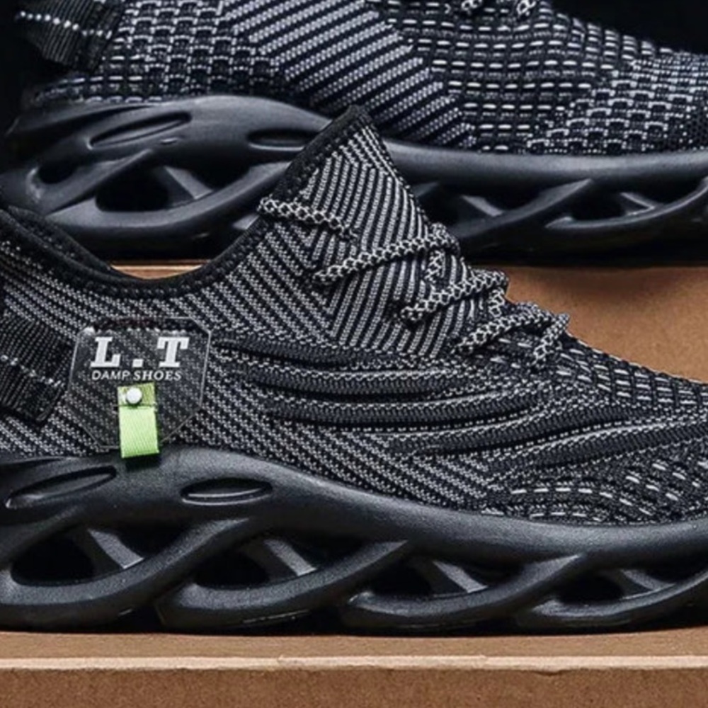 L.T Damp Shoes BRAND NEW Black Men's Running Shoes